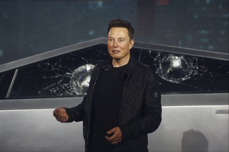 Маск різко відреагував на заяву глави МЗС Польщі щодо Starlink