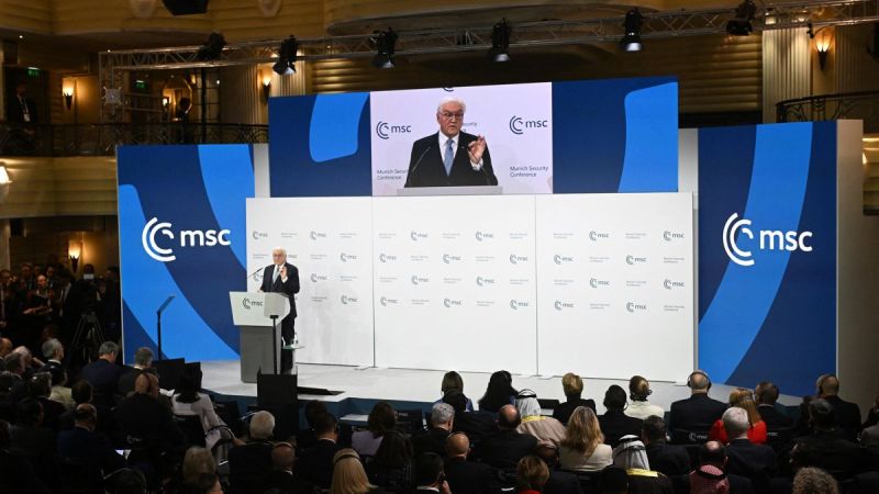 На Мюнхенській конференції показали ШІ-відео російського нападу на Брюссель та Давос
