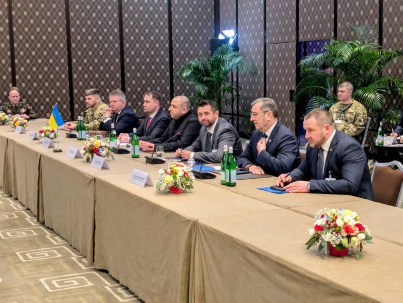 ЗМІ заявляють про внутрішні суперечки в українській групі на переговорах у Женеві