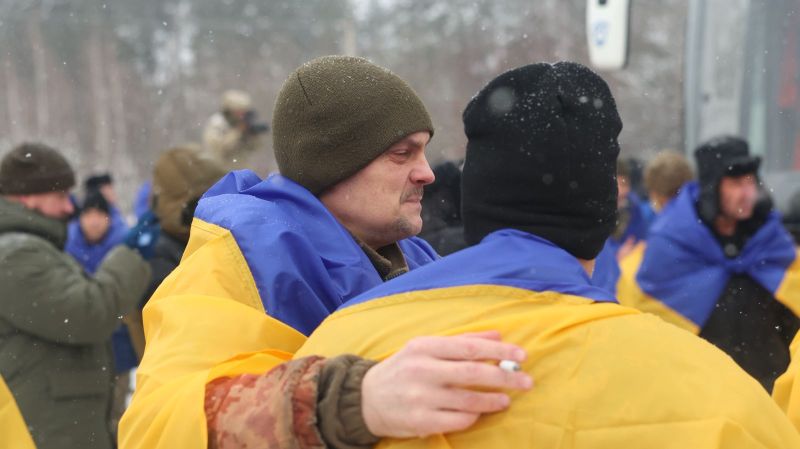 Обмін полоненими: на Батьківщину повернулись 157 українців