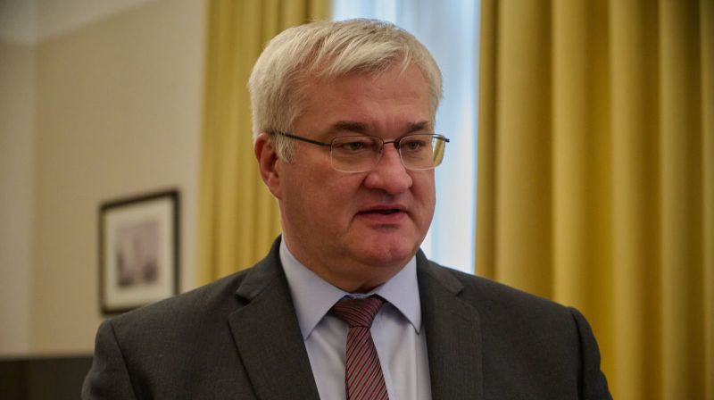 Сибіга пригрозив Угорщині санкціями