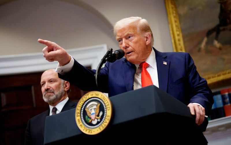 Трамп закликав низку країн направити військові кораблі до Ормузької протоки