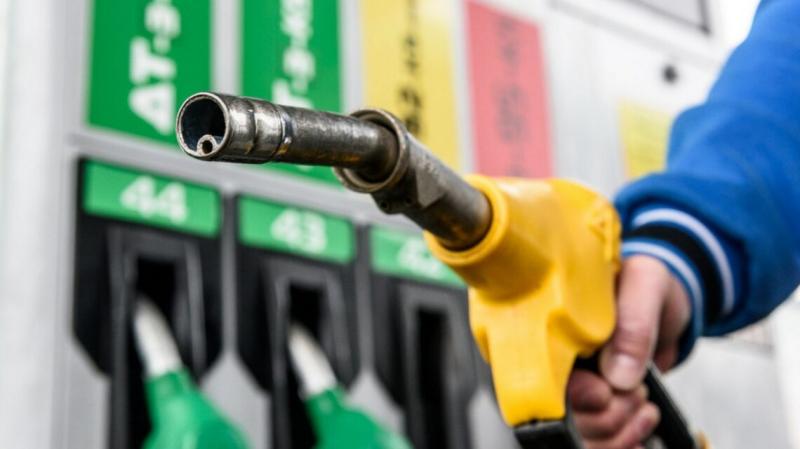 П'ять країн ЄС пропонують запровадити новий податок через стрибок цін на пальне