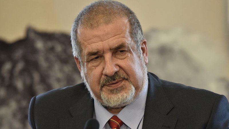 Чубаров закликав тікати, поки стоїть міст