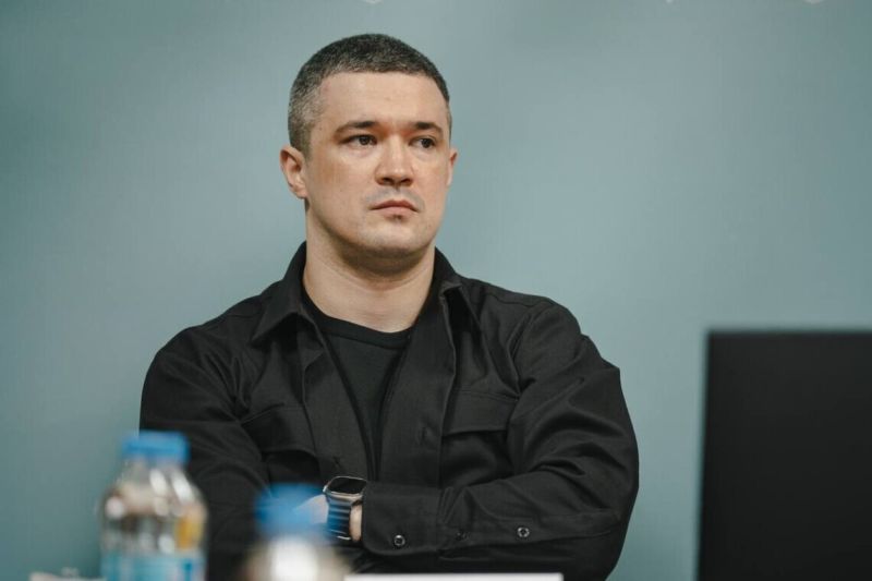 Екс-міністр оборони Федоров зателефонував Сирському