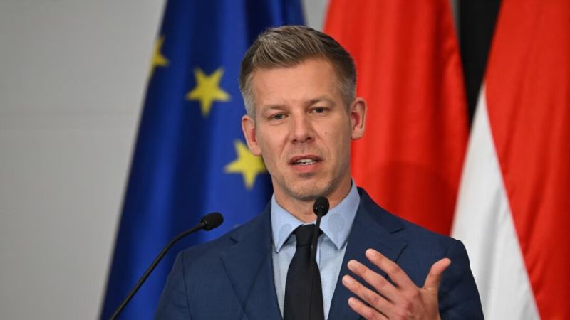 В Угорщині розгоряється новий скандал навколо України: проти чого так різко виступив Петер Мадяр?
