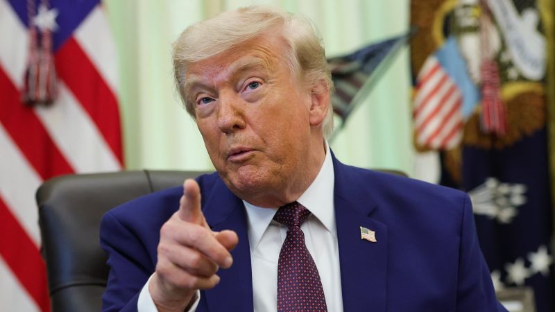 Трамп жорстко відповів на критику з Києва